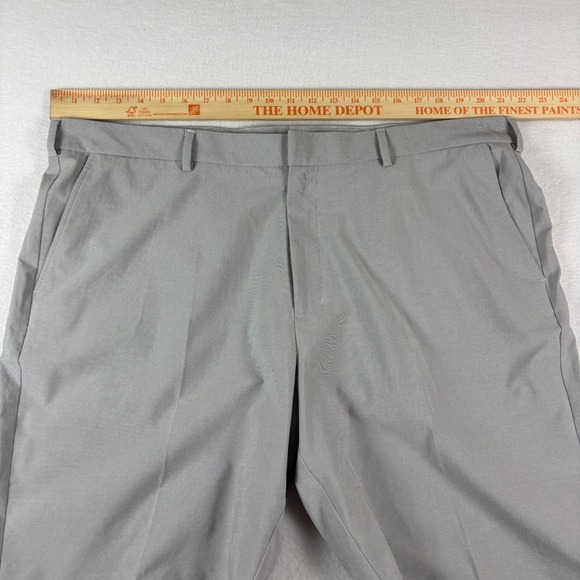 Mens Gray Micro Stripe Flat Front Golf Shorts Casual Performance Size 42 - Picture 2 of 16